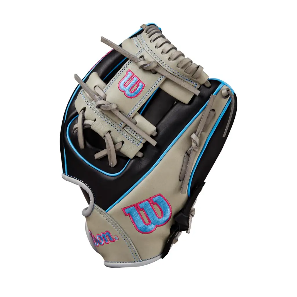 WBW102578_2_A1000_DP15_w_Pedroia_Fit_IF_115_Black_Grey.png.cq5dam.web.1200.1200.webp